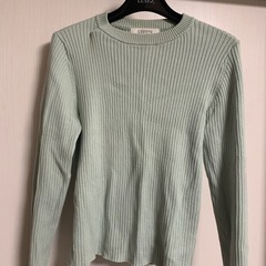 ニット、ズボンの画像