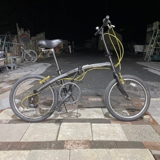 【3181】折り畳み　ヴァクセン　20インチ　前後タイヤ新品　12，700円（防犯・税込）