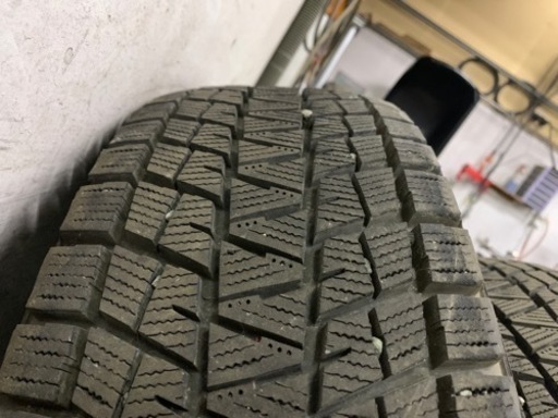 中古ブリヂストンスタッドレスタイヤ215/80R15