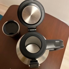 STANLEY スタンレー 炭酸・ビール使用可 真空グロウラー 1.9Lカップ2点付きの画像