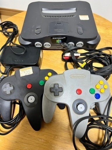 ニンテンドー64本体　コントローラー２つ　ソフト13個