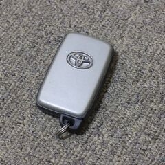 初期化可能　トヨタ　スマートキー　3ボタン　トランクボタン　マークX クラウンマジェスタなど　271451－0310の画像