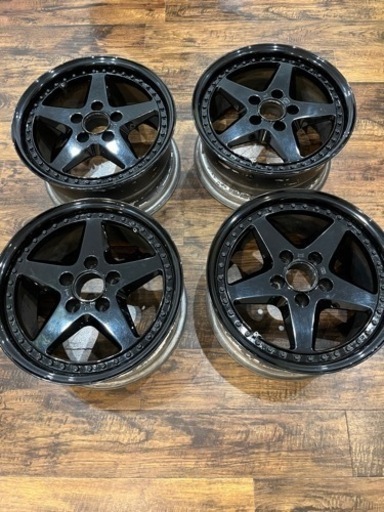 3/10迄の出品！16インチ　5穴　PCD114.3  8J  4本　(多分ET30)
