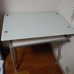 ガラステーブル