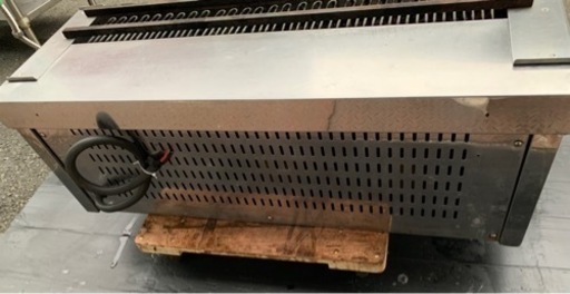 【動作確認済み】業務用 ヒゴグリラー 卓上型グリラー 3相200V 卓上タイプ W1060×D450×H365mm 炭火焼き 焼き鳥機 串焼き機 厨房機材 大阪