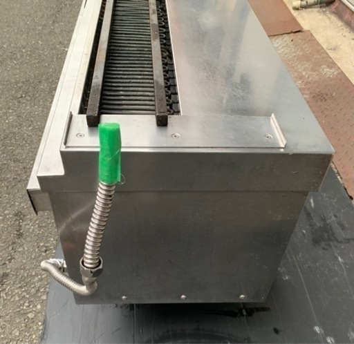 【動作確認済み】業務用 ヒゴグリラー 卓上型グリラー 3相200V 卓上タイプ W1060×D450×H365mm 炭火焼き 焼き鳥機 串焼き機 厨房機材 大阪