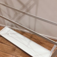【超美品】山崎実業 tower 収納付きバスタオルハンガーの画像