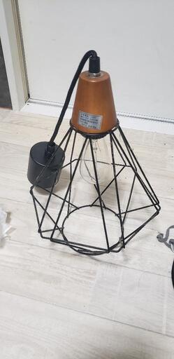 ニトリ電気\u0026電球つき