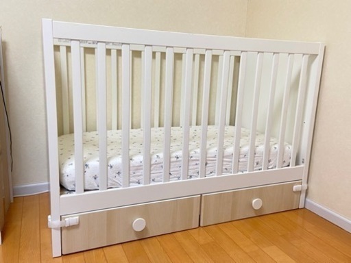 IKEA ベビーベッド　マットレス・シーツ・引き出し付き
