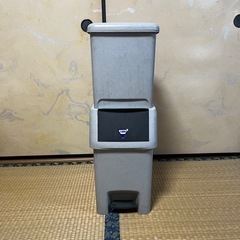 無料で差し上げます！2段式ゴミ箱
