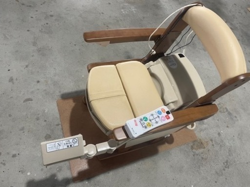 アロン化成 安寿 家具調トイレAR-SA1(シャワピタ) 介護用トイレ