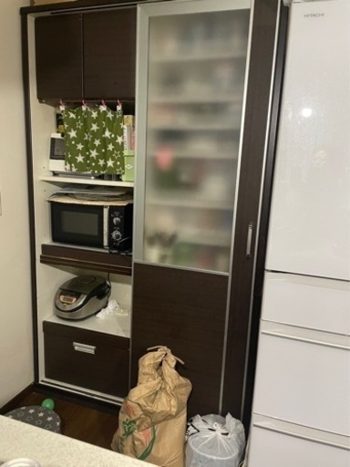 オシャレな食器棚