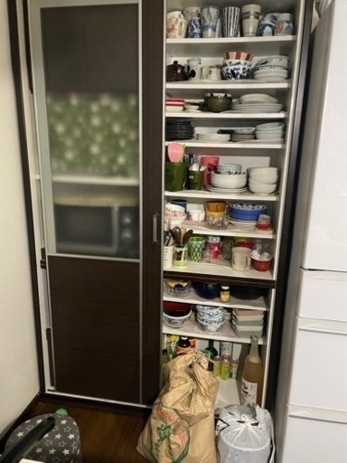 オシャレな食器棚