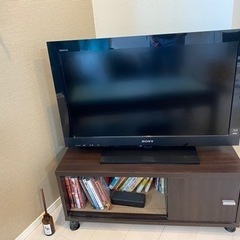 【無料】壊れたテレビ&テレビ台&DVD3枚（ジャンル別々）