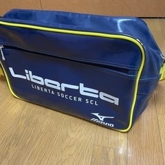 リベルタ　スポーツバッグ