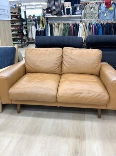 UNICOの2人掛けソファーをご紹介します！