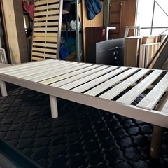 シングルベッドフレーム　高さ変えられます　ヘッドボード無し
