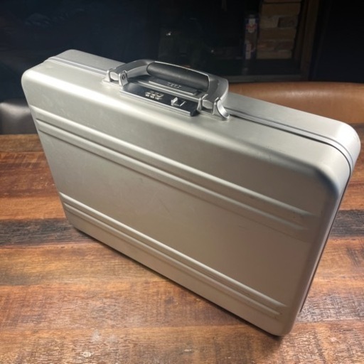 zero Halliburton ゼロハリ　アタッシュケース