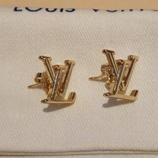 ルイビィトンピアス