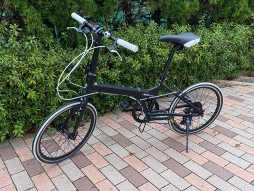 折り畳み自転車11キロ+輪行用バッグ　格安でお譲りします。3ヶ月のみ使用。引っ越しで環境が変わり使用しなくなりました。輪行袋付きで、移動に便利！　できれば今晩引き取り希望です！　鍵、ライトはおまけ