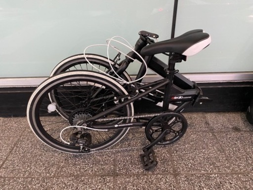 折り畳み自転車11キロ+輪行用バッグ　格安でお譲りします。3ヶ月のみ使用。引っ越しで環境が変わり使用しなくなりました。輪行袋付きで、移