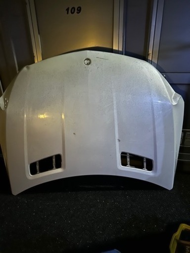 ベンツ　W166 ボンネット　フェンダー　歪み、傷あり