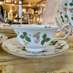 WEDGWOOD ウェッジウッド ペアセット WILD STRAWBERRY ワイルドストロベリー カップ＆ソーサー●BA01N064の画像