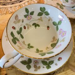 WEDGWOOD ウェッジウッド ペアセット WILD STRAWBERRY ワイルドストロベリー カップ＆ソーサー●BA01N064の画像