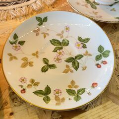 WEDGWOOD ウェッジウッド ペアセット WILD STRAWBERRY ワイルドストロベリー カップ＆ソーサー●BA01N064の画像