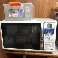 【受付終了しました】家電、テーブル、給湯器などの画像