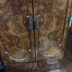 レトロなタンス戸棚等の画像