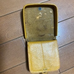 革の財布の画像