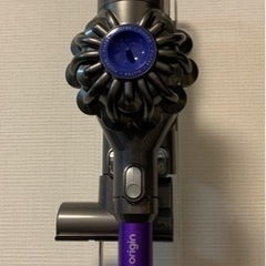 【取引終了】ダイソンコードレス V6fluffy ジャンク ヤマザキのスタンド付きの画像