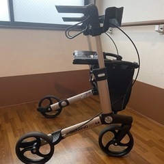 ハンディウォーク handicare GEMINO30 歩行器 の画像