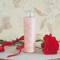 定価5,378円！ボディクリーム　ボディトリートメントクリーム　　コスメ　サマンサタバサ　マッサージ　保湿　乾燥の画像