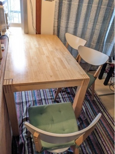 IKEA テーブルとイス