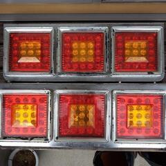 三連角テール LED 