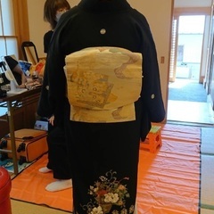 お着物のお着付けをさせていただきます。の画像