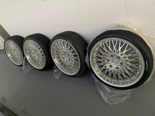 ハイエース　20インチタイヤ付きホイール　フレーダーマウス