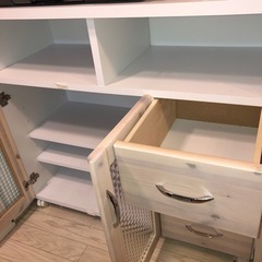 カウンターテーブル収納の画像
