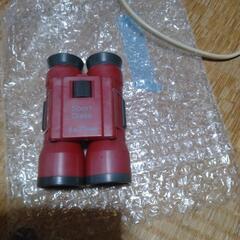 中古のプラスチックの双眼鏡