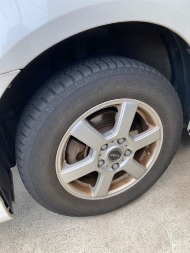 21年製15インチスタッドレスタイヤとホイールの4本セット