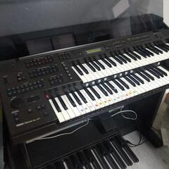古いヤマハ(YAMAHA)のエレクトーンになります