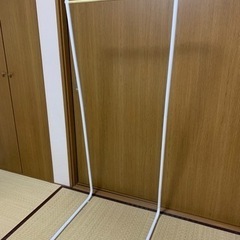 ハンガーラックの画像