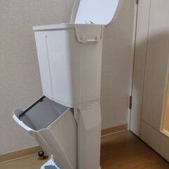 ニトリ　分別ゴミ箱　33Lの画像