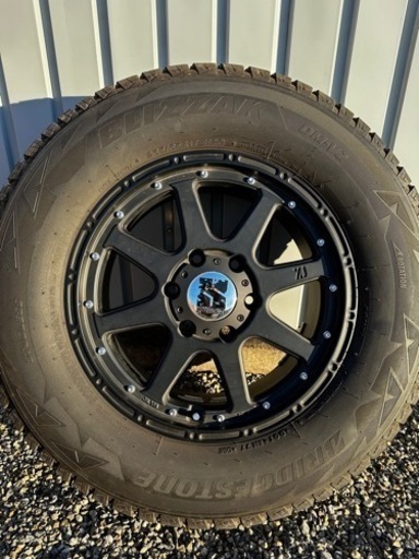 ランクルプラド後期　スタッドレスタイヤ４本セット