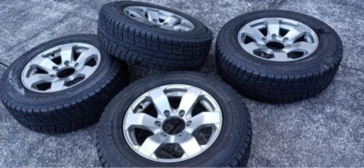 ハイエースホイールスタッドレスタイヤ付