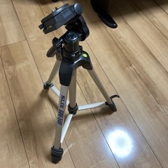 ビデオカメラ　三脚