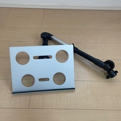 ONYXパソコンスタンド　車　ベッド