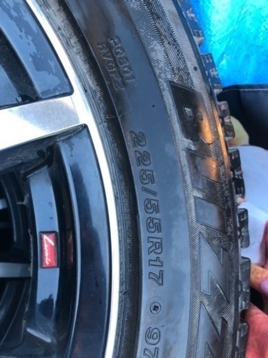 スタンドレス225/55/17タイヤ